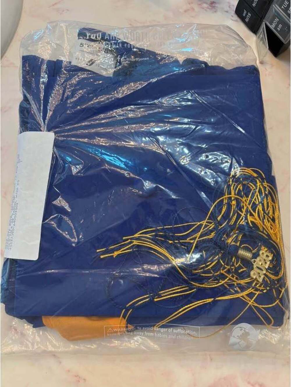 HIGH SCHOOL GRADUATION CAP, GOWN & STOLE.